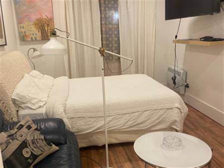 Grand Studio Meublé Avec Goût