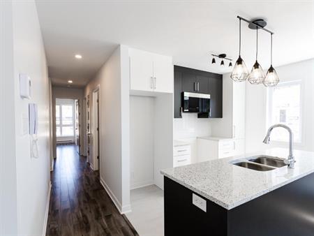 APPARTEMENT 4 1/2 À LOUER