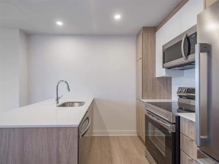 2 CH - 1 SDB - Montréal - $2,480 /mo