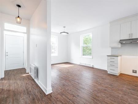 4 1/2 - Laval (Pont-Viau) - 1 675 $/mois