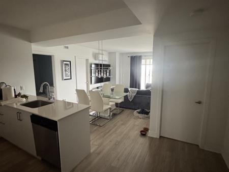Beau Condo à Louer