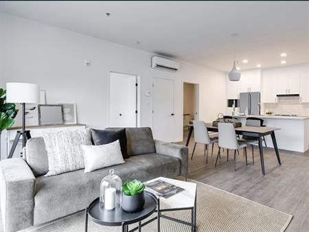 Grand Condo En Sous-location