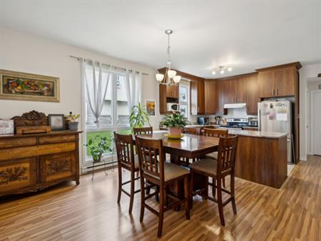 Grand Appartement, 2 Chambres à Coucher