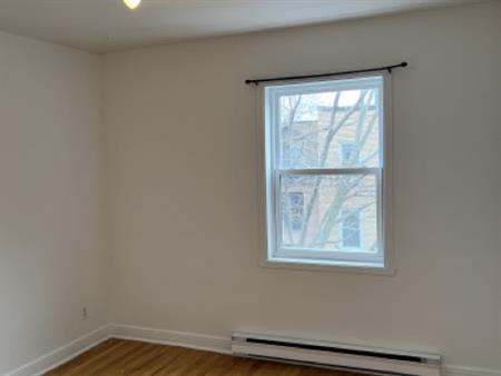 4 ½ Lumineux à Louer - Frontenac