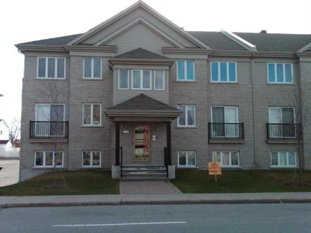 2 CH - 1 SDB - Laval - $1,775 /mo