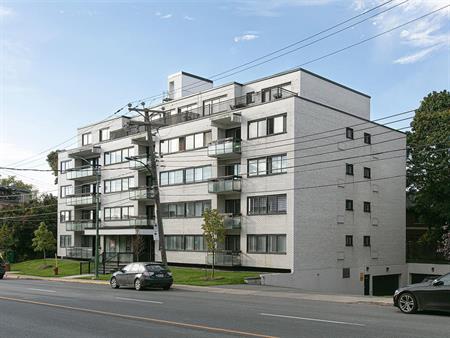 5745 Côte-St-Luc Road -Stratford Terrace - 2 Bedrooms - 5745 Chemin De La Côte-Saint-Luc, Montréal