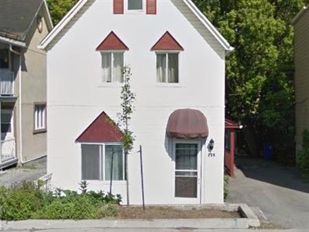 (Hull) Super Appartement De 2 Cc
