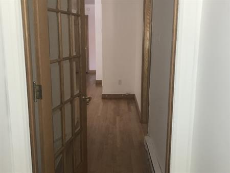 Bas De Duplex Avec Garage Et Cour