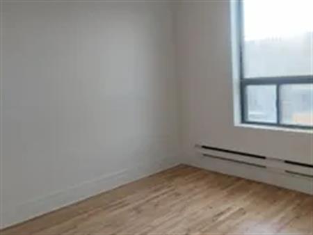 1 room apartment of 37 m² in Montreal