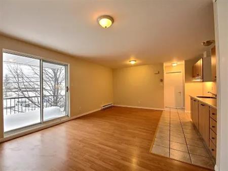 1 room apartment of 331 m² in Saguenay
