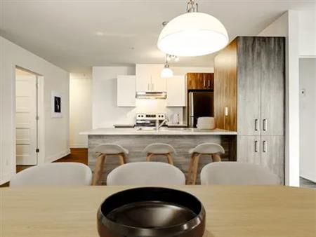 1 room apartment of 80 m² in Longueuil