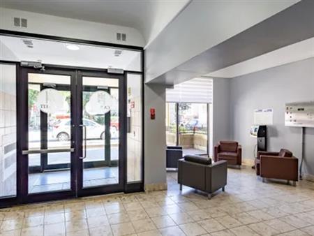 1 room apartment of 53m² in Montreal