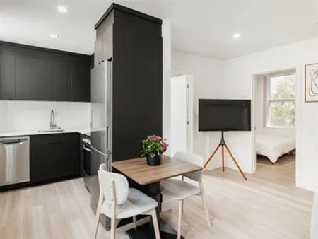 1 room apartment of 35 m² in Montreal