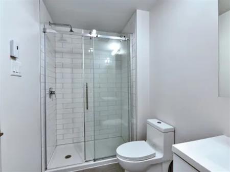 1 room apartment of 61 m² in Montreal