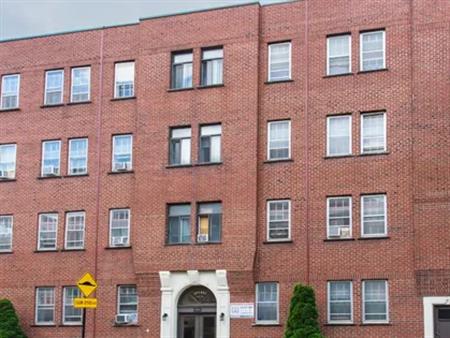4 rooms apartment of 33 m² in Montreal