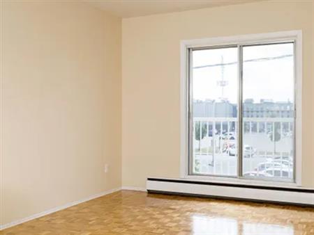 3 rooms apartment of 567 m² in Laval (administrative region)