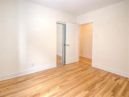 1 room apartment of 75 m² in Montreal