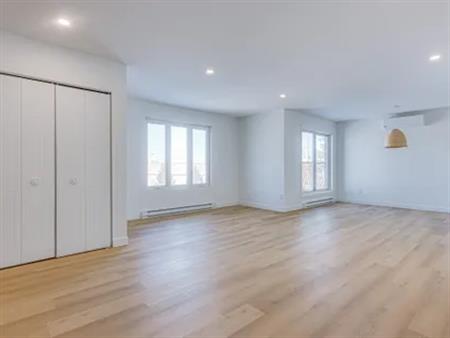 5 rooms apartment of 114 m² in Sherbrooke