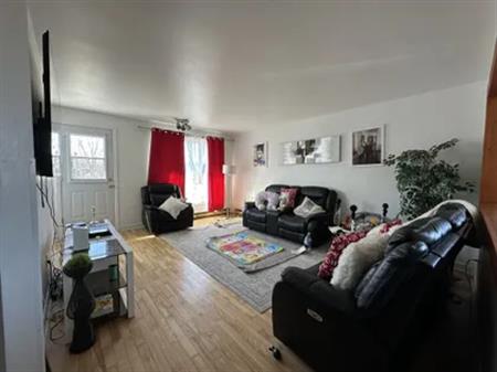 5 rooms apartment of 102m² in Montreal