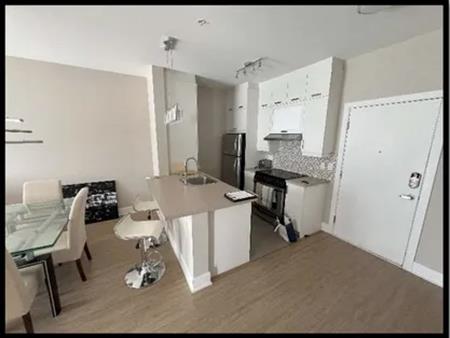 3 rooms apartment of 81 m² in Longueuil