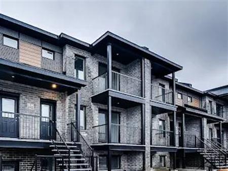 102 Katimavik (Aylmer) Condo Moderne 2 Chambres