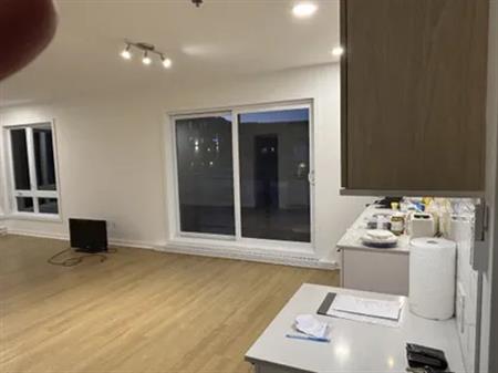 4 rooms apartment of 102 m² in Longueuil