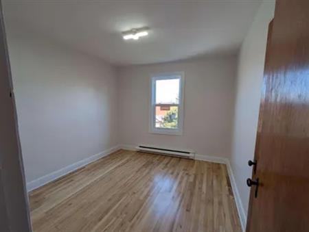 3 rooms apartment of 98 m² in Sherbrooke