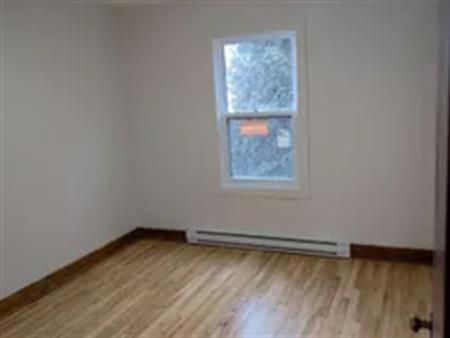 3 rooms apartment of 98 m² in Sherbrooke