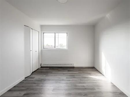 1 room apartment of 53m² in Montreal