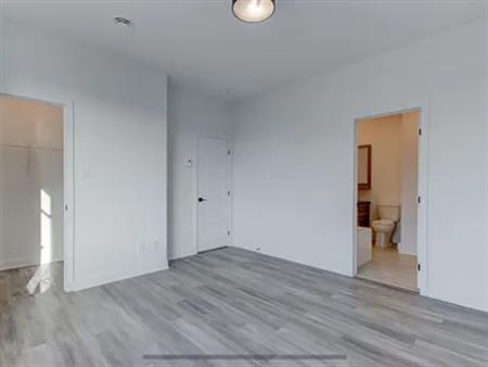 5 rooms apartment of 121 m² in Otterburn Park
