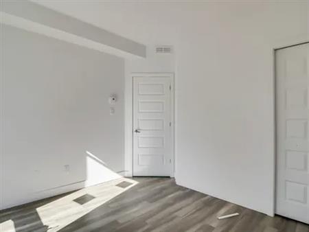 5 rooms apartment of 111 m² in Gatineau