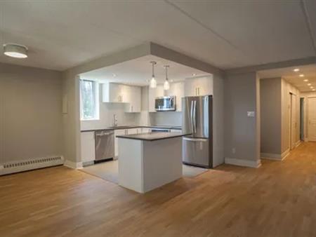 3 rooms apartment of 105 m² in Westmount
