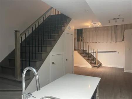 4 rooms apartment of 100 m² in Montreal