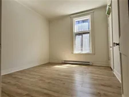 6 rooms apartment of 124 m² in Montreal
