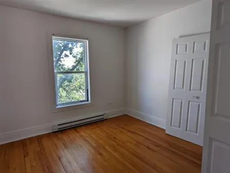 3 rooms apartment of 91 m² in Sherbrooke