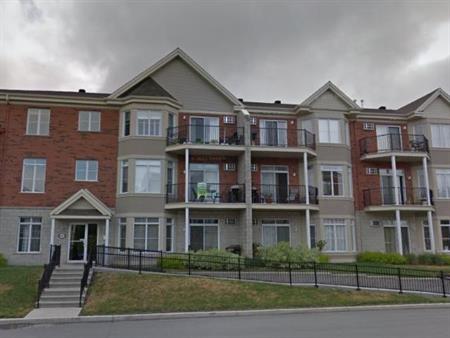 3 1/2 semi meublé style loft dans le secteur de la gare de Mascouche.