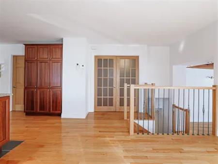 8 rooms apartment of 123m² in Longueuil