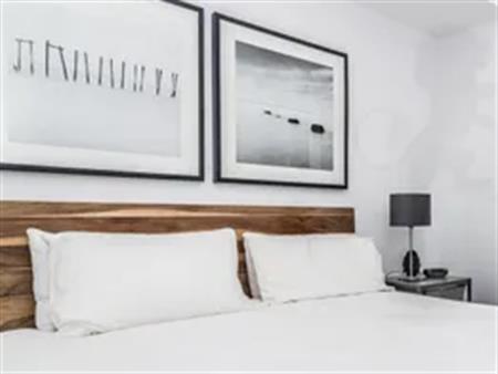 2 rooms apartment of 93 m² in Dorval
