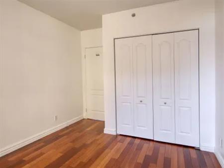 2 rooms apartment of 95 m² in Montreal