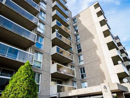 2 CH - 1 SDB - Côte Saint-Luc - $1,550 /mo