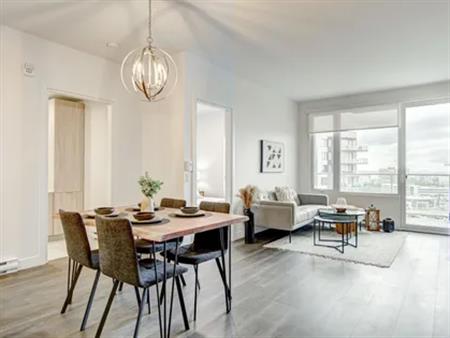 1 room apartment of 252m² in Laval (administrative region)