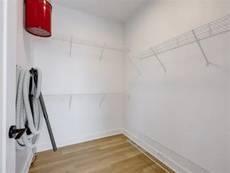 1 room apartment of 125 m² in Otterburn Park