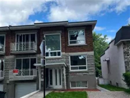 8 rooms apartment of 105 m² in Montreal
