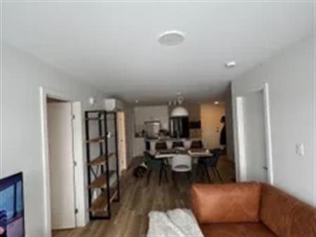 5 rooms apartment of 90 m² in Longueuil