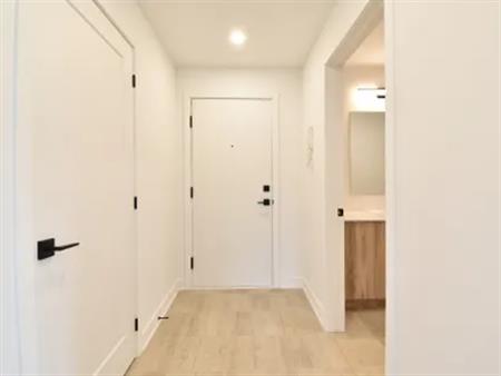 1 room apartment of 103m² in Sainte-Marthe-sur-le-Lac