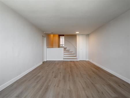 Line 01 - 2121 Tupper Street, Montréal