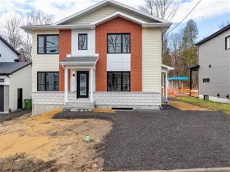 5 rooms house of 161m² in Quebec