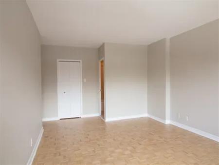 2 rooms apartment of 91m² in Montreal