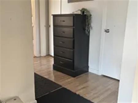 1 room room of 92 m² in Mount Royal