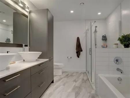 2 rooms apartment of 142 m² in Sherbrooke